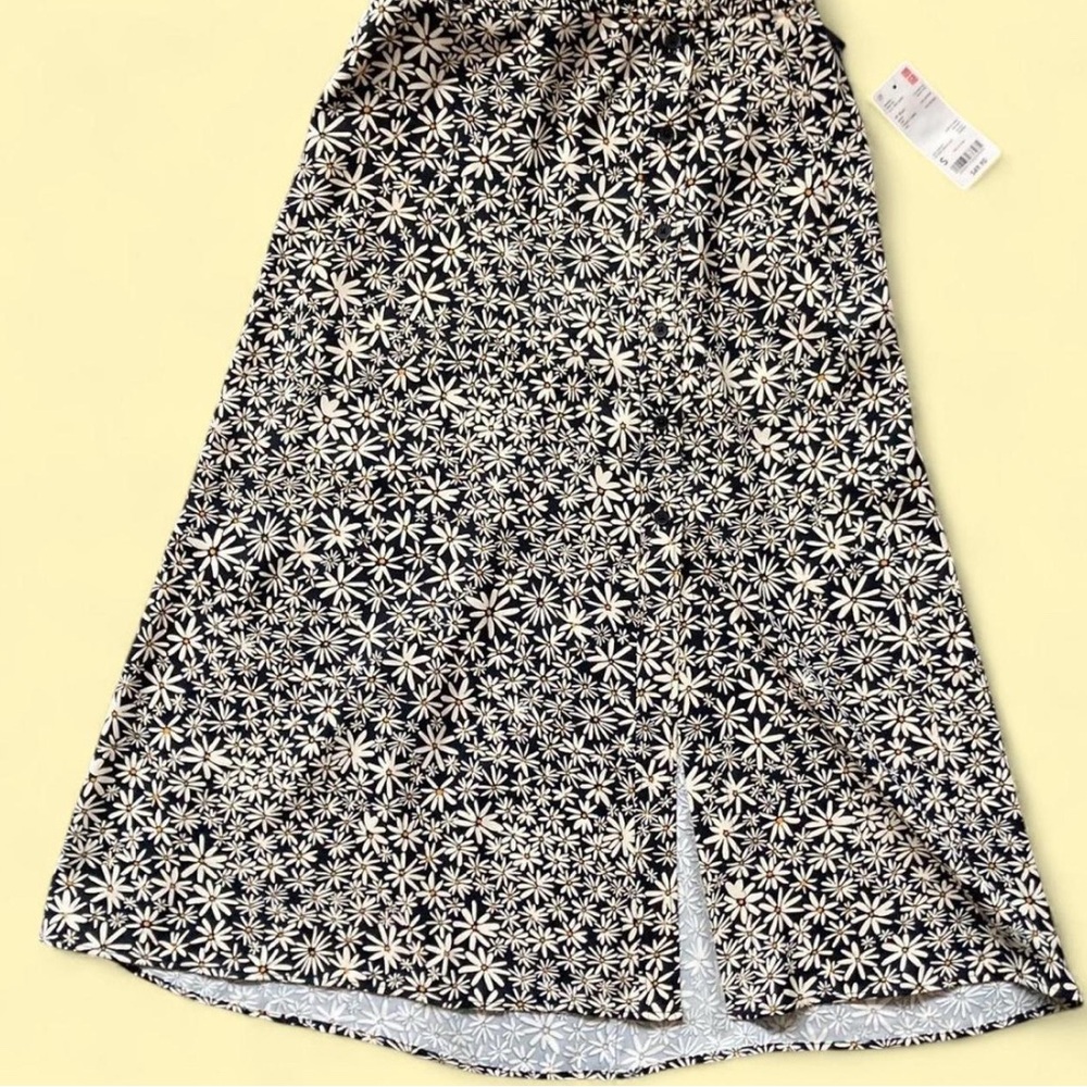 Uniqlo Daisy midi skirt